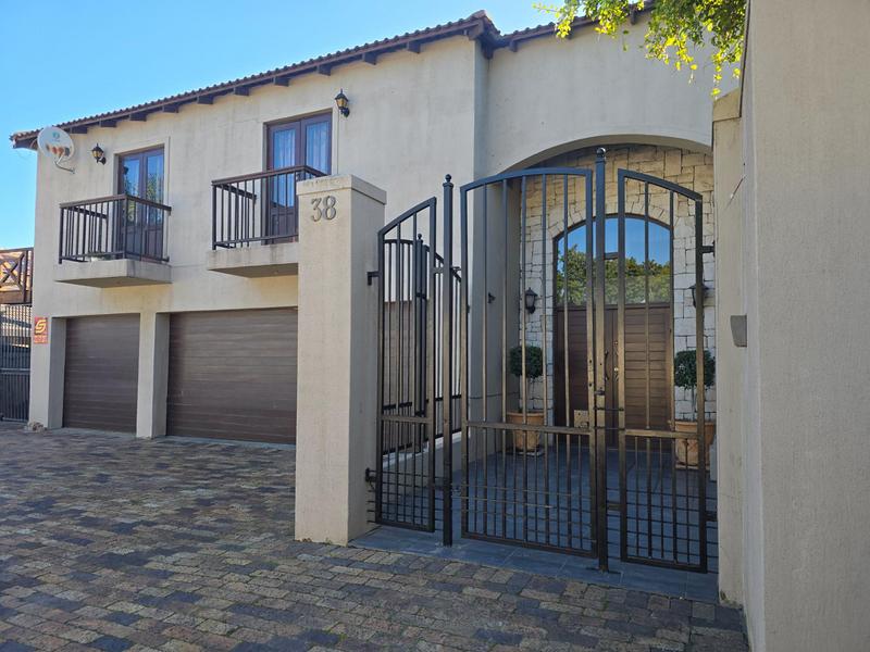 5 Bedroom Property for Sale in Lochnerhof Western Cape